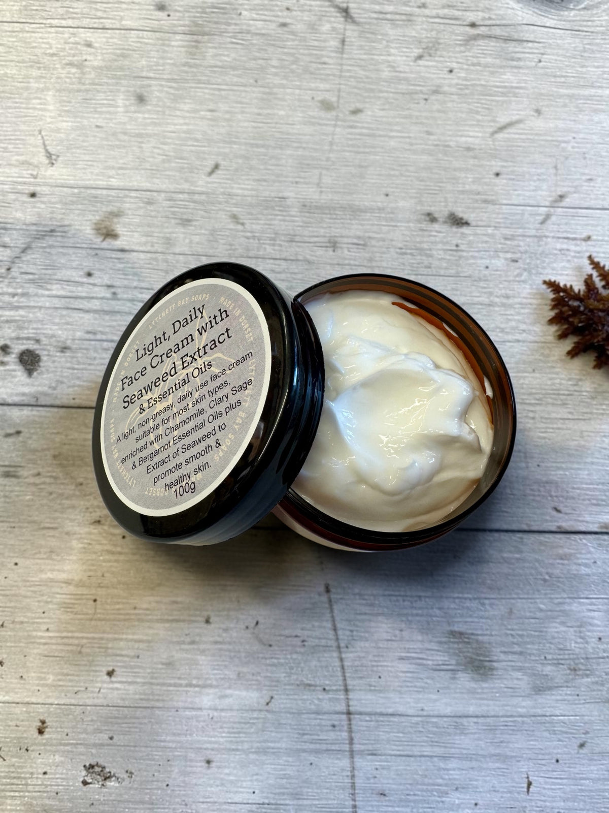 Light, Daily Face Cream with Seaweed Extract