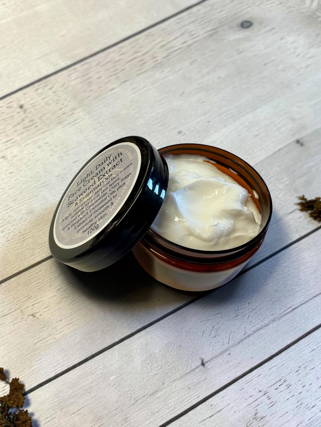 Light, Daily Face Cream with Seaweed Extract